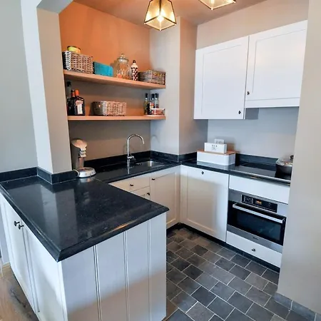 Gezellige Landelijke 4 Persoons Luxestudio, 50 M2 Met Schuin Zeezicht * Knokke-Heist